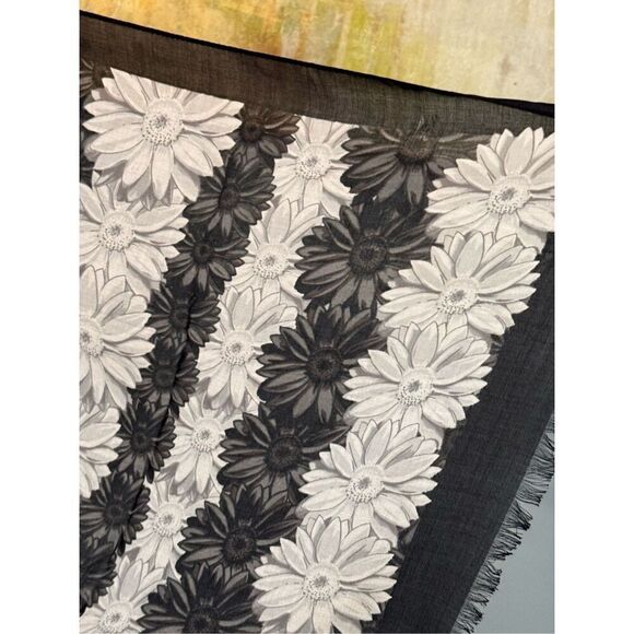 Black/White Floral Scarf/Wrap - Picture 10 of 12